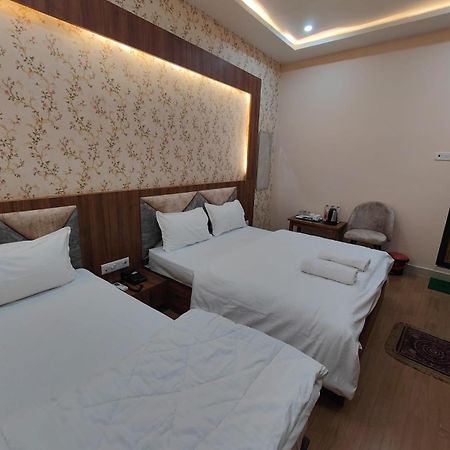 Hotel Mangal Murti Bénarès Extérieur photo