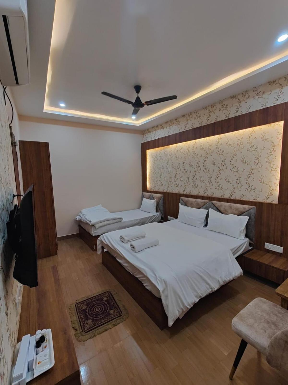 Hotel Mangal Murti Bénarès Extérieur photo