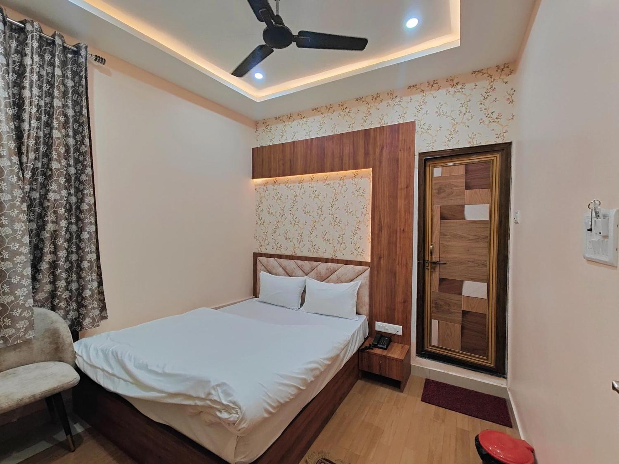 Hotel Mangal Murti Bénarès Extérieur photo
